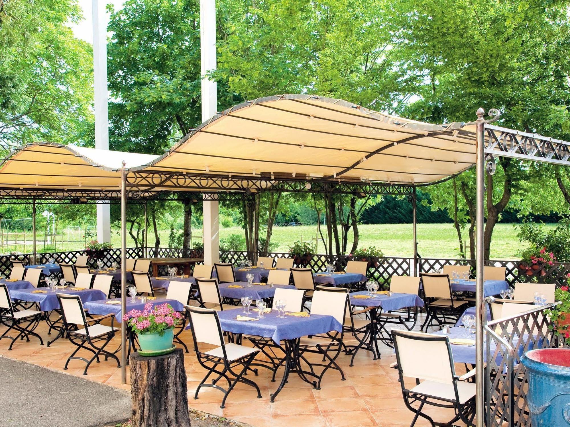 Logis Hotel Restaurant Les Cedres Joyeuse Exterior foto